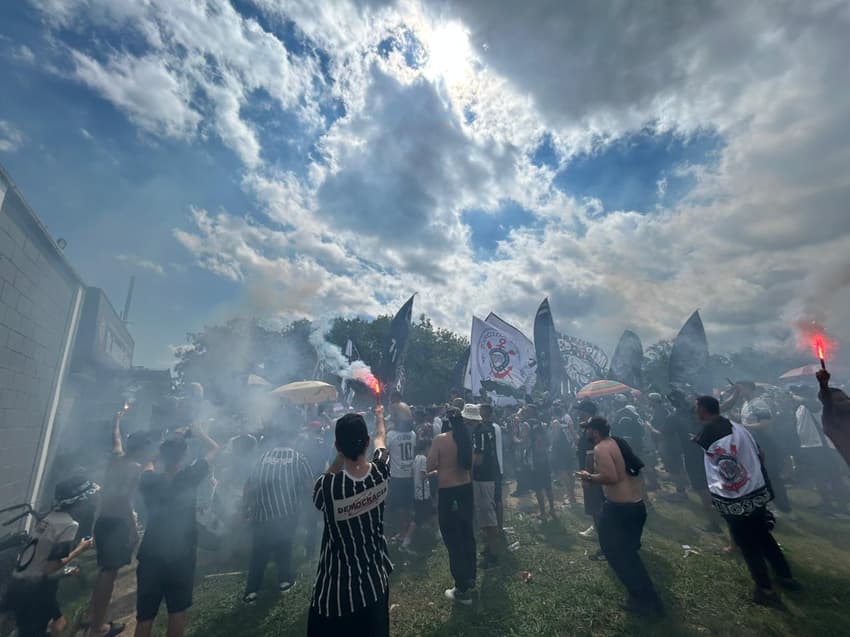 Torcida do Corinthians (Foto: Guilherme Lesnok/ LANCE!)