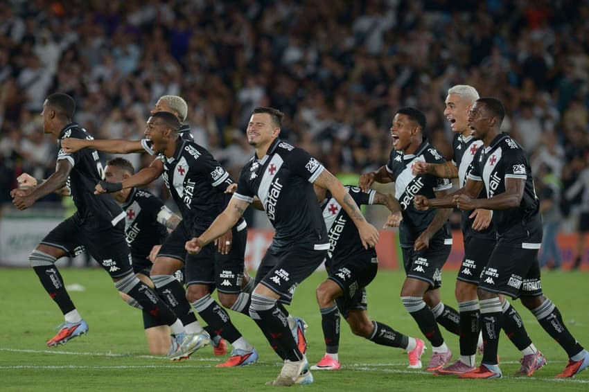 Vasco bate o Fluminense nos pênaltis e volta à final da Copa do Brasil após 14 anos