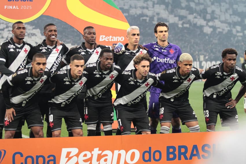 Time posado do Vasco, durante partida de ida entre Corinthians e Vasco, valida pela final da Copa do Brasil 2025