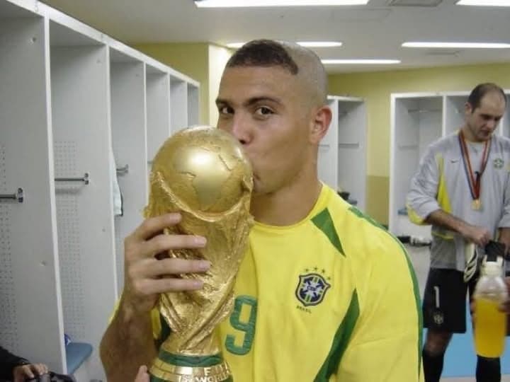 Ronaldo foi campeão do Mundo em 2002 (Foto: Divulgação/CBF)
