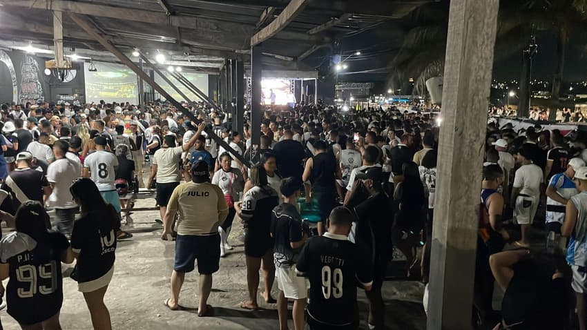 Torcedores do Vasco acompanham jogo em Manaus (Foto: Divulgação)