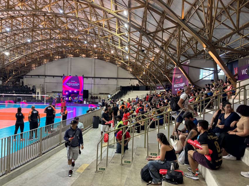 Público entra na Arena Pacaembu (Foto: Beatriz Pinheiro / Lance!)