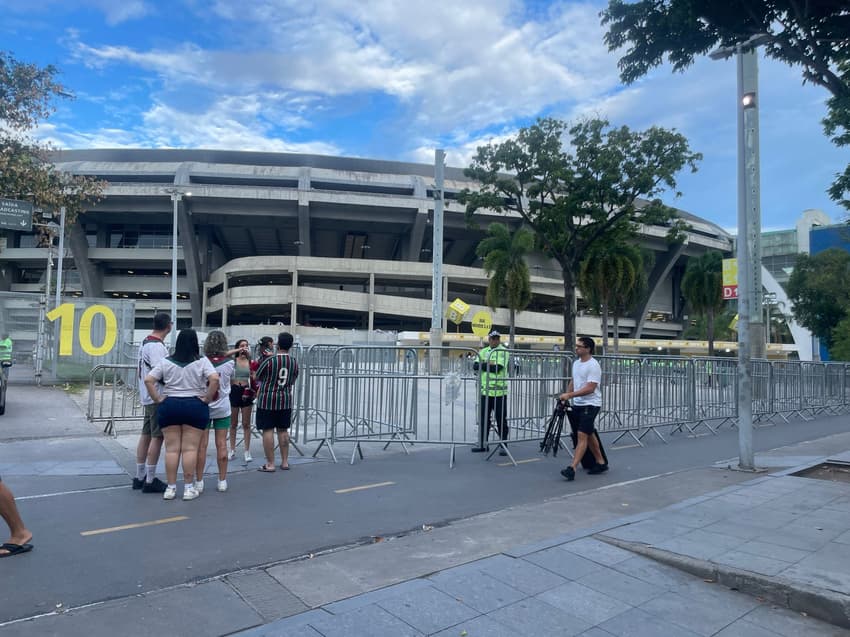 Movimento na entrada do Maracanã antes de Fluminense x Vasco (Foto: Pedro Cobalea/Lance!)
