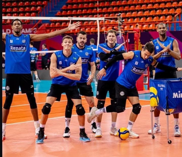 Matheus Bandini e equipe do Campinas 2025/26 (Foto: Pedro Teixeira/Vôlei Renata) 