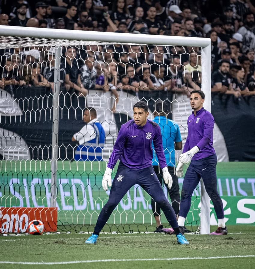 Goleiro Cadu deixou o Corinthians (Foto: Divulgação)