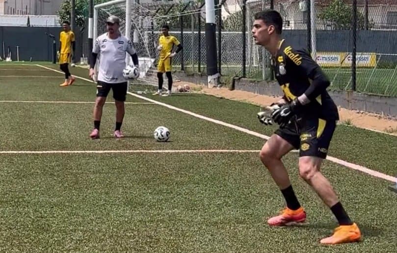Gabriel Brazão em treino no CT Rei Pelé neste sábado (Foto: Reprodução/Instagram)