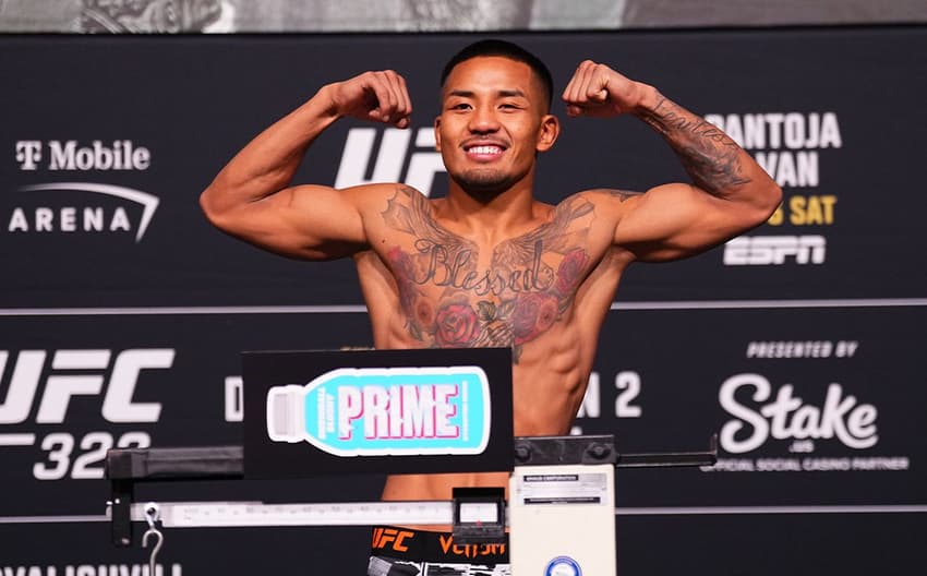 Joshua Van em pesagem do UFC 323 (Foto: Reprodução/UFC)