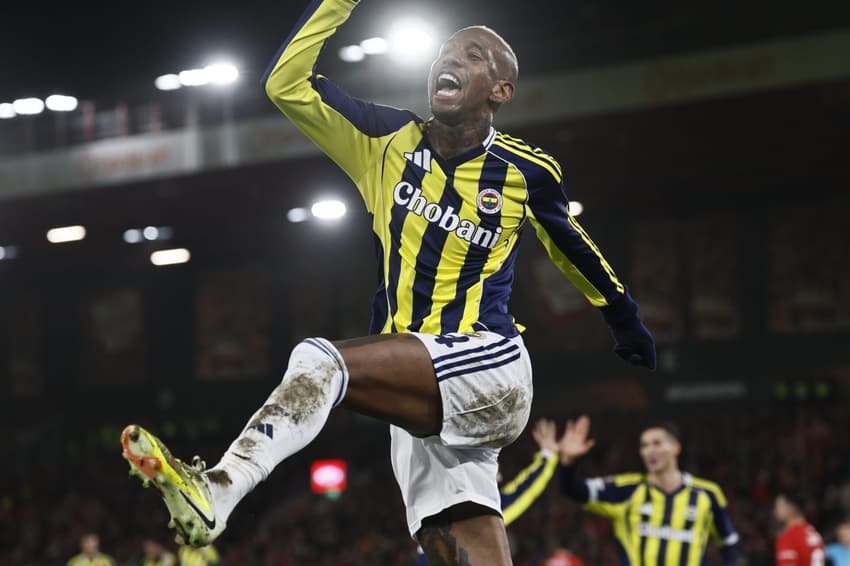 Anderson Talisca comemora gol pelo Fernerbahçe (Foto: Fenerbahçe / Divulgação)