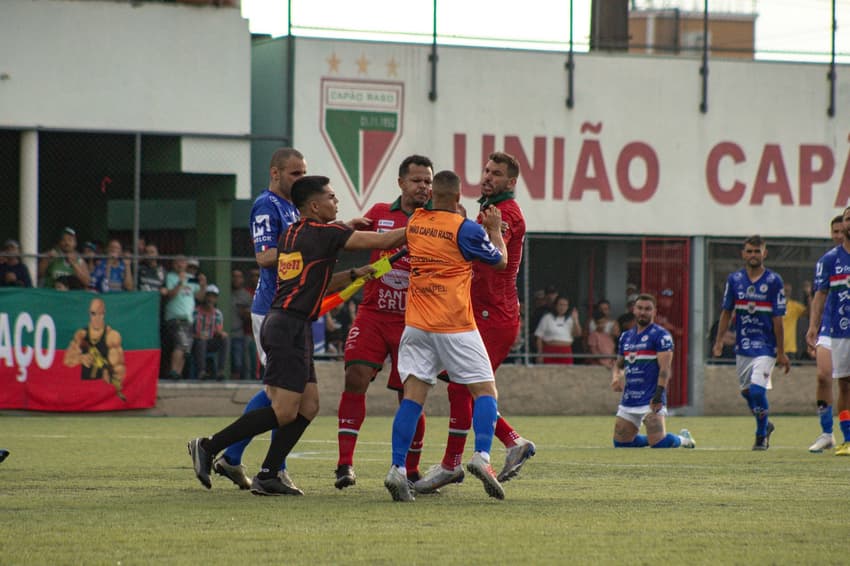 Bill confusão futebol amador Trieste Capão Raso