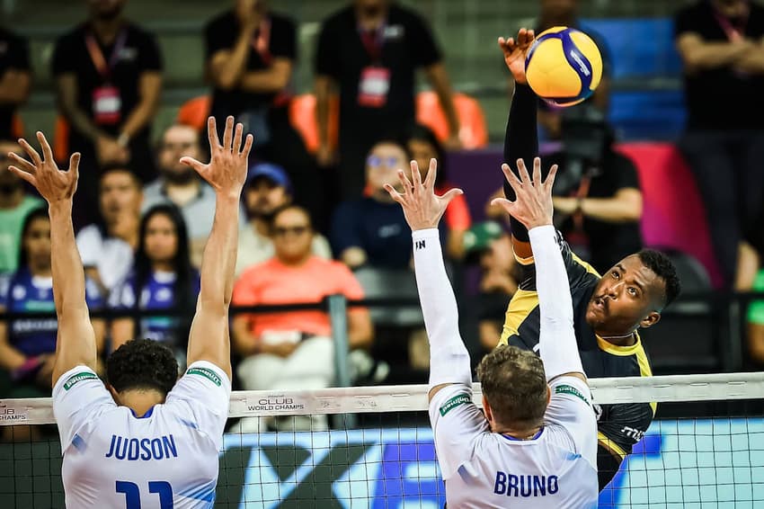 Campinas x Praia Clube no Mundial de Clubes masculino de vôlei (Foto: Volleyball World)
