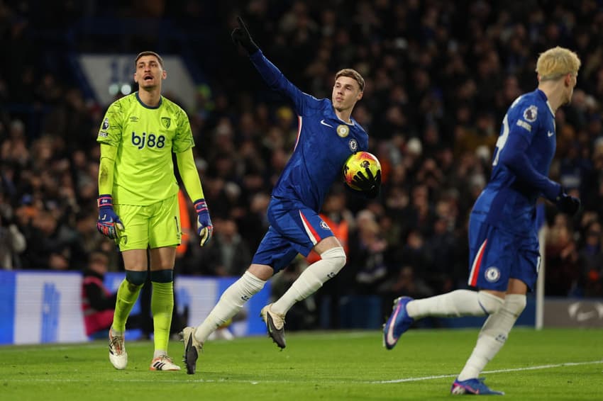 Cole Palmer comemora gol do Chelsea diante do Bournemouth (Foto: Adrian Dennis / AFP)