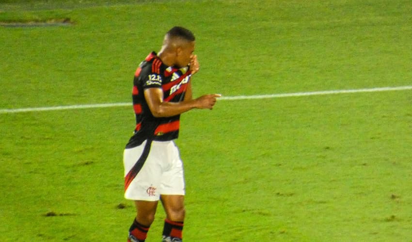 Comemoração de Samuel Lino, do Flamengo (Foto: Lucas Bayer/Lance!)