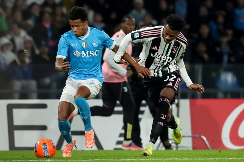 David Neres em ação pelo Napoli (Foto: CARLO HERMANN / AFP)