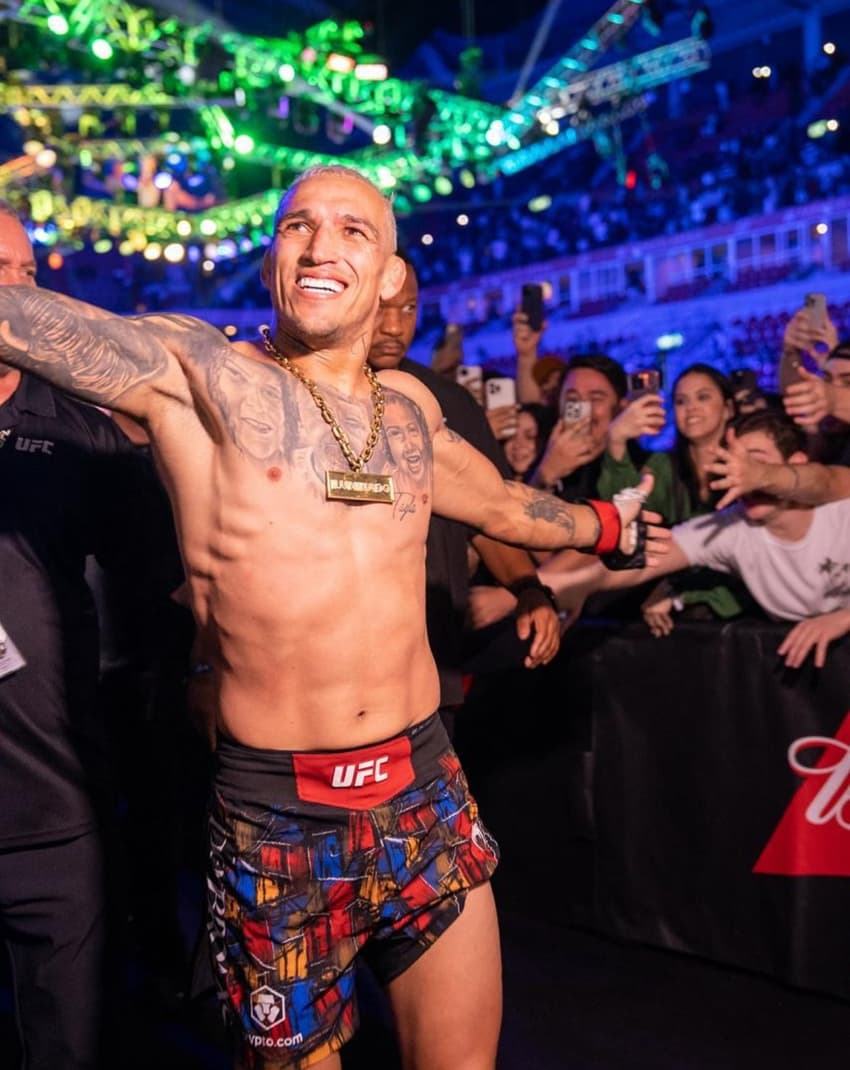 Do Bronx foi ovacionado pela torcida no UFC Rio (Foto: Reprodução instagram Charlesdobronxs)