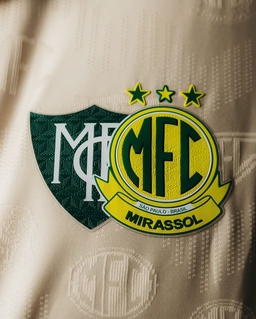 Camisa especial do centenário do Mirassol tem dois escudos