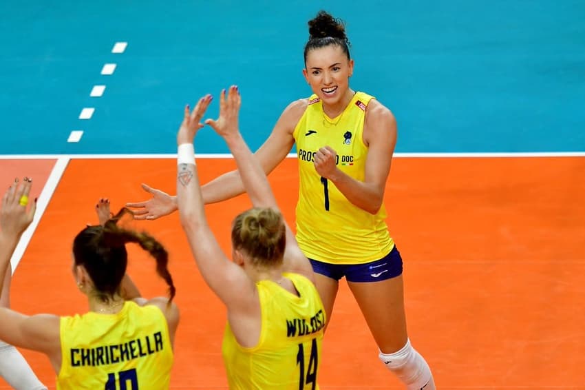 Gabi disputará a final com o Conegliano