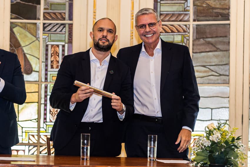 Mattheus Montenegro ao lado de Ricardo Tenório na posse da presidênica do Fluminense (Foto: Marina Garcia/ Fluminense FC)