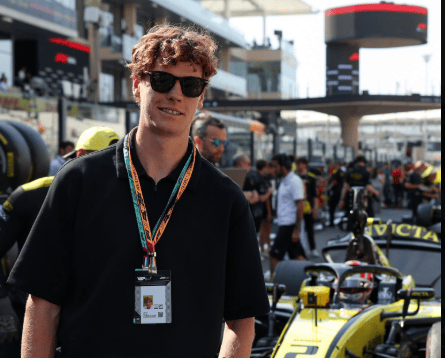 O tenista italiano Jannik Sinner no GP de Abu Dhabi (Reprodução)