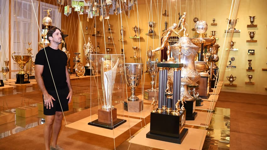 Zubeldía no museu do Fluminense (Foto: Mailson Santana/Fluminense FC)