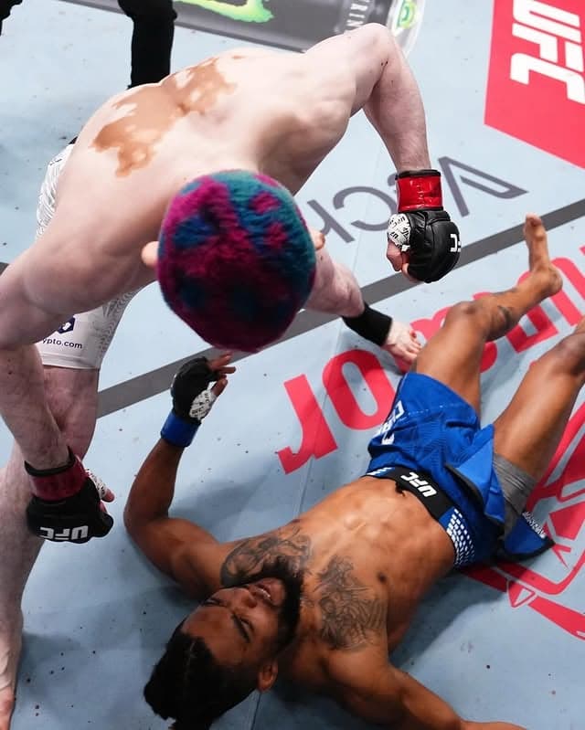 Melk liquidou Charriere (Foto: Reprodução Instagram UFC Brasil)