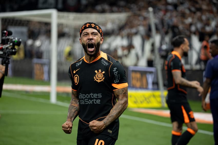 Memphis em Corinthians x Cruzeiro