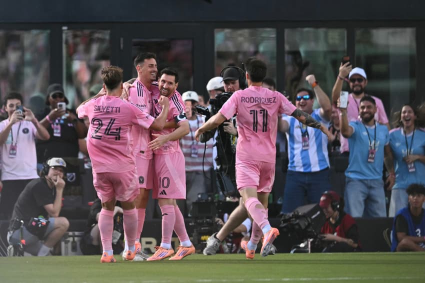 Com Messi e Müller em campo, o Inter Miami venceu o Vancouver Whitecaps por 3 a 1 e conquistou a MLS (Foto: CHANDAN KHANNA / AFP)