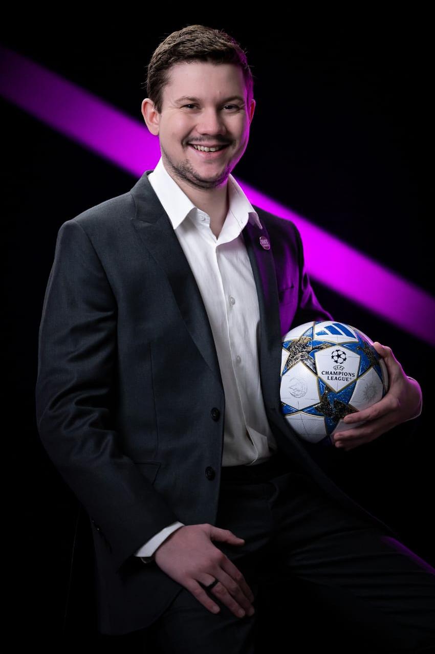 Narrador Ennio Ricanelo, da TNT Sports (Foto: Divulgação)