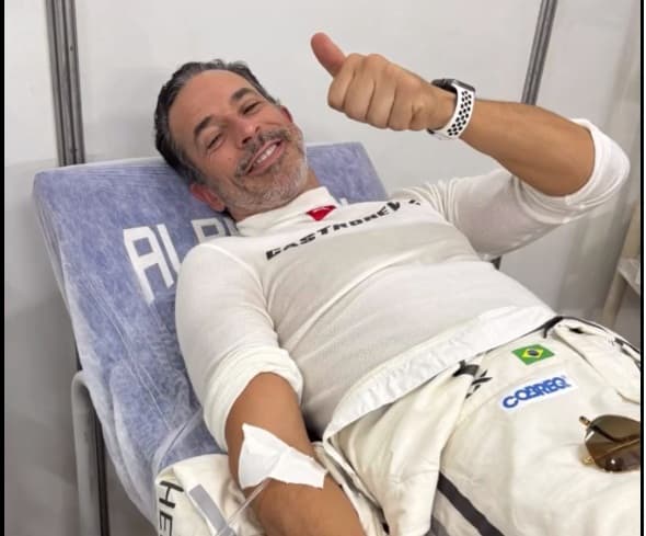 Helio Castroneves precisou fazer pit stop no centro médico (Foto: Divulgação)