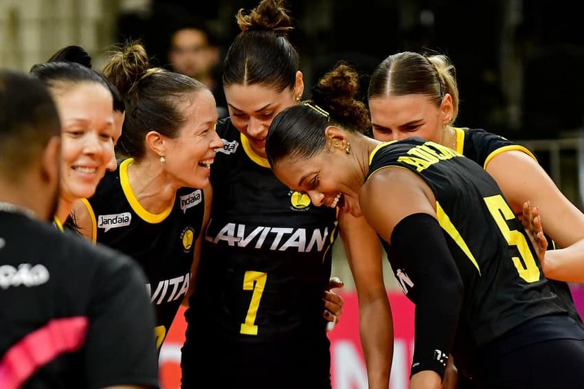Praia Clube durante partida no Mundial de vôlei (Foto: Deco Pires)