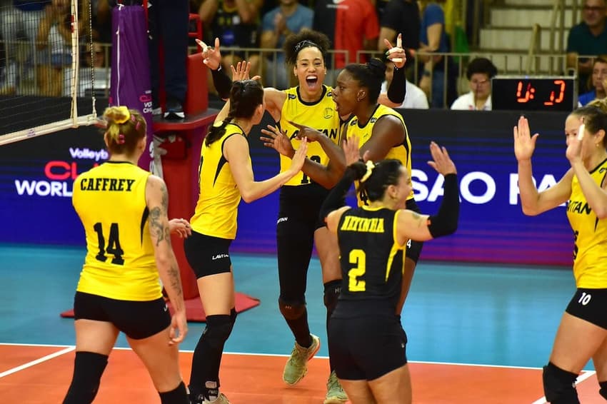Praia Clube durante jogo contra o Orlando no Mundial de Clubes (Foto:João Pires)