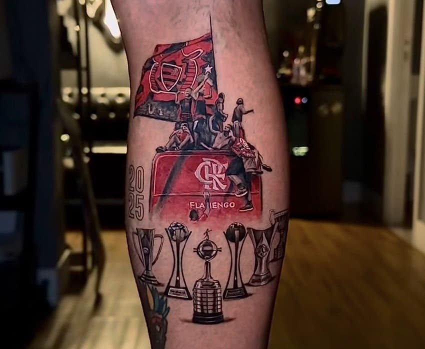 Tatuagem de Pulgar, do Flamengo (Foto: Reprodução)