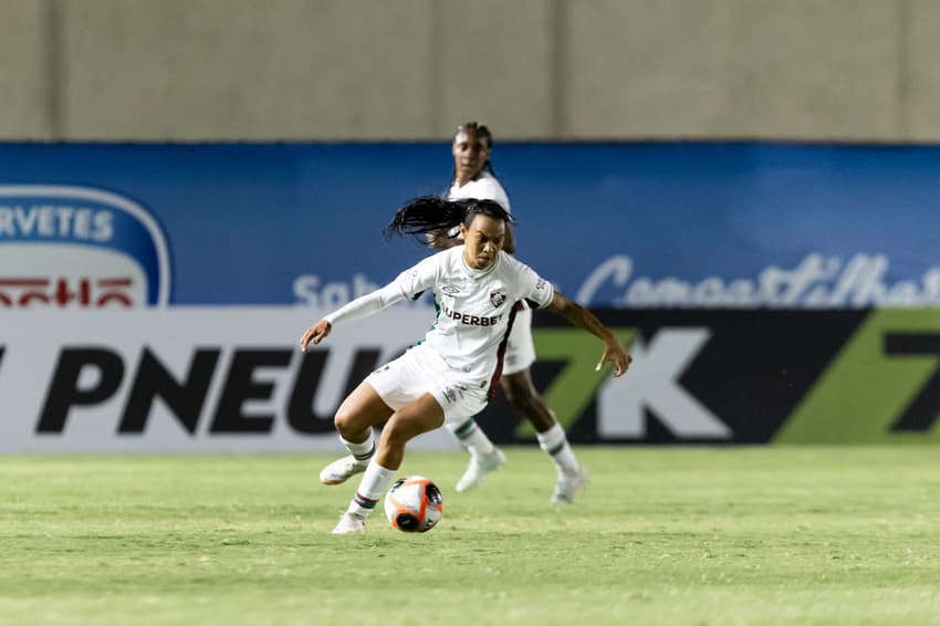 Raquel Fernandes foi um dos destaques do Fluminense Feminino a renovar o contrato (Foto: Marina Garcia/FFC)