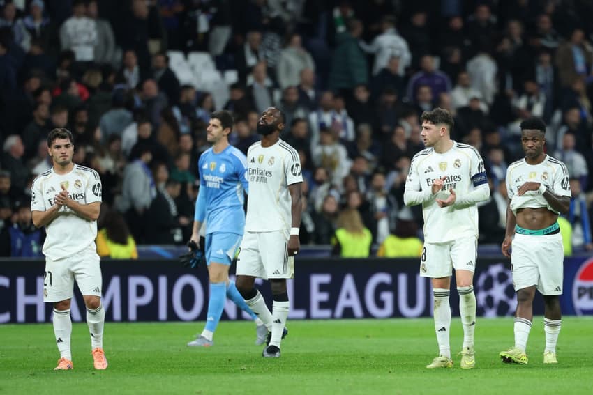 Jogadores do Real Madrid lamentando derrota na Champions League (Foto: Thomas Coex/AFP)