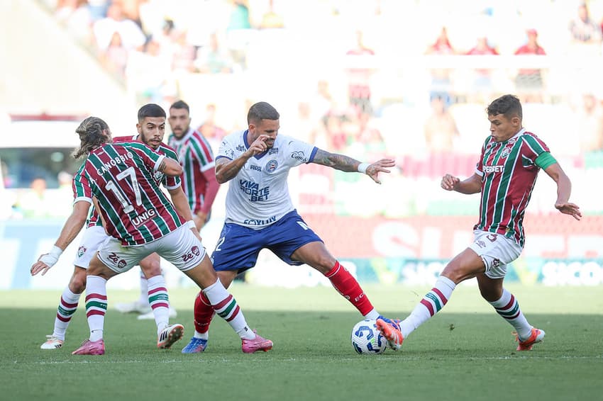 Thiago Silva e Canobbio disputam a bola em Fluminense x Bahia (Foto: Marcelo Gonçalves / FFC)