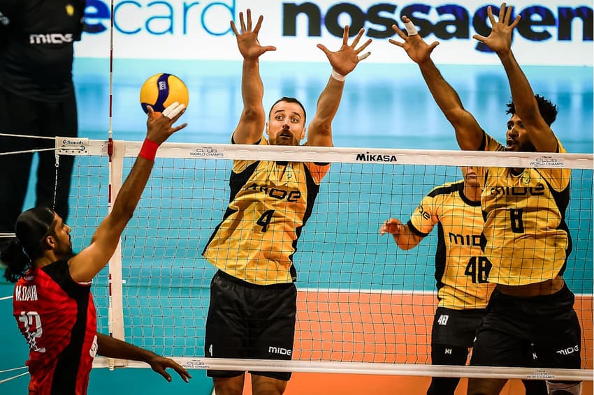 Praia Clube venceu o Al-Rayyan Sports Club, do Catar, na estreia do Mundial de Clube de Vôlei Masculino (Foto: Volleyballworld)