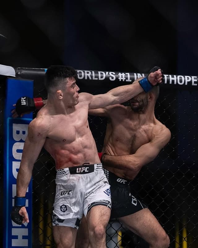 Kevin levou bônus para a Argentina (Foto: Reprodução Instagram UFC)