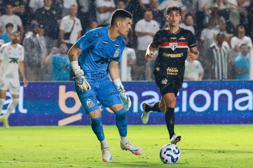 Gabriel Brazão começa a terceira temporada pelo San)tos. (Foto: LEO BARRILARI/Gazeta Press)