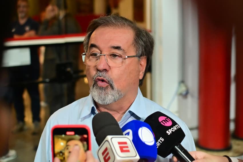 Marco Aurélio Cunha marca presença (Foto: Eduardo Carmim/Photo Premium/Gazeta Press)