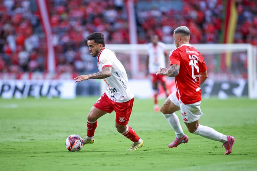 Laion, do Inter-SM, e Bruno Gomes, Internacional