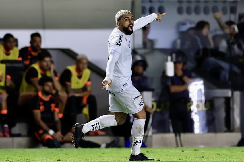 Gabriel Barbosa marca no fim e empata o clássico para o Santos diante do Corinthians. (Foto: Marcello Zambrana/ Agif/Gazeta Press)