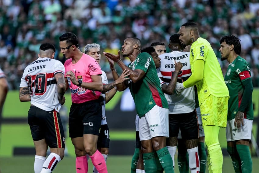 Marlon Freitas em Palmeiras x São Paulo (Foto:Marco Miatelo/AGIF/GazetaPress)