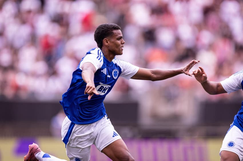 Cruzeir abriu o placar no primeiro tempo (Foto: Victor Froes/AgÃªncia F8/Gazeta Press)