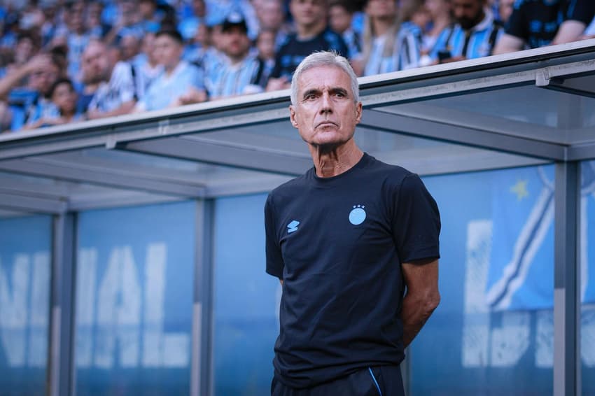 Luís Castro chegou para comandar o Grêmio em 2026 (Foto: Maxi Franzoi/Agif/Gazeta Press)