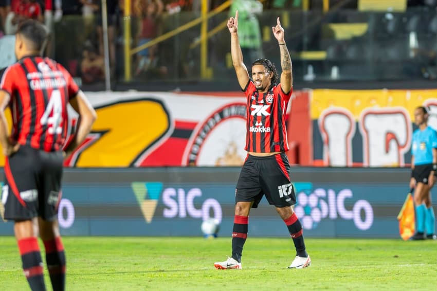 Fabri em ação contra o Remo pelo Brasileirão (Foto: Fillipe Alves/Agência F8/Gazeta Press) 