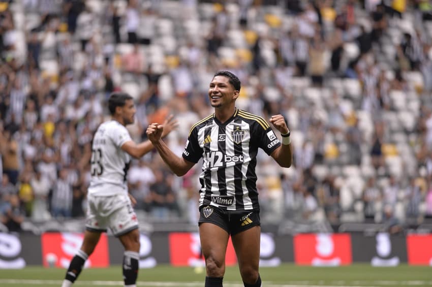 Rony chegou em definitivo para o Santos junto ao Atlético-MG. (Foto: Araceli Souza/MyPhoto Press/Gazeta Press)
