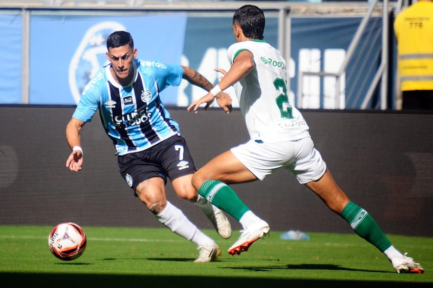 Pavon, atacante do Grêmio