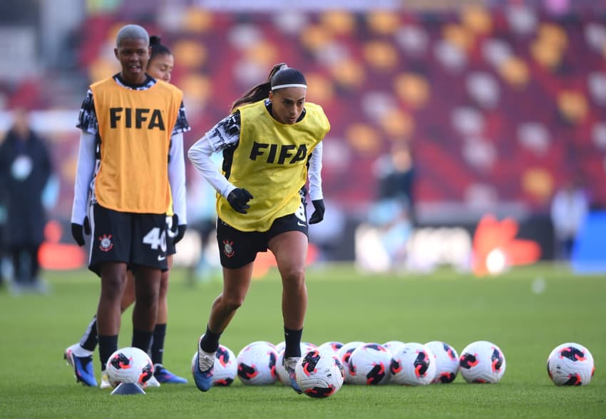 LONDON, ENGLAND - JANUARY 28: Andressa Alves of SC Corinthians warms up prior to during the FIFA Women's Champions Cup 2026 Semi Final match between Gotham FC and SC Corinthians at Brentford stadium on January 28, 2026 in London, England. (Photo by Harriet Lander - FIFA/FIFA via Getty Images)