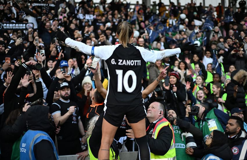 LONDON, ENGLAND - JANUARY 28: Gabi Zanotti of SC Corinthians celebrates with fans following during the FIFA Women's Champions Cup 2026 Semi Final match between Gotham FC and SC Corinthians at Brentford stadium on January 28, 2026 in London, England. (Photo by Harriet Lander - FIFA/FIFA via Getty Images)