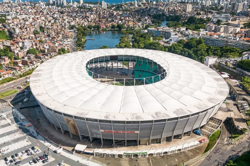 Vista aérea da Arena Fonte Nova, que fica próxima ao Barbalho, local onde torcedores do Vitória foram roubados (Foto: San Junior / Divulgação)