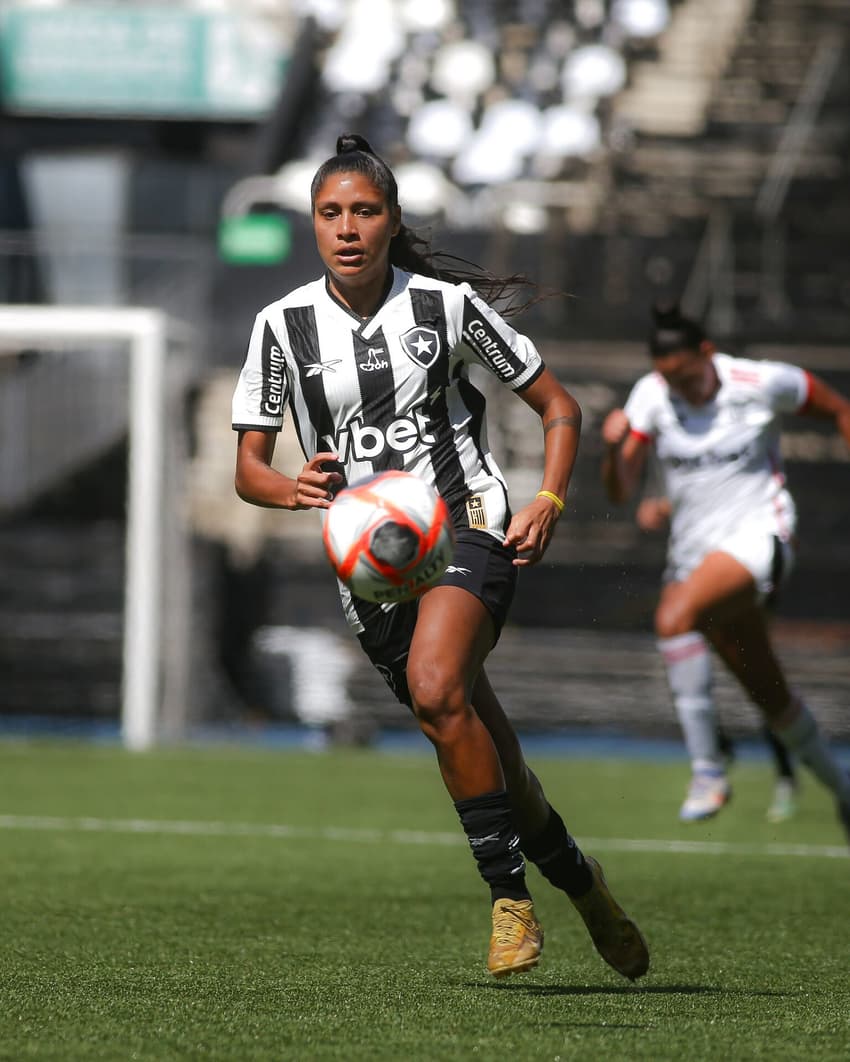 Carol Corrêa durante Botafogo x Flamengo, pela Copa Rio. (Foto: Arthur Barreto/Botafogo)